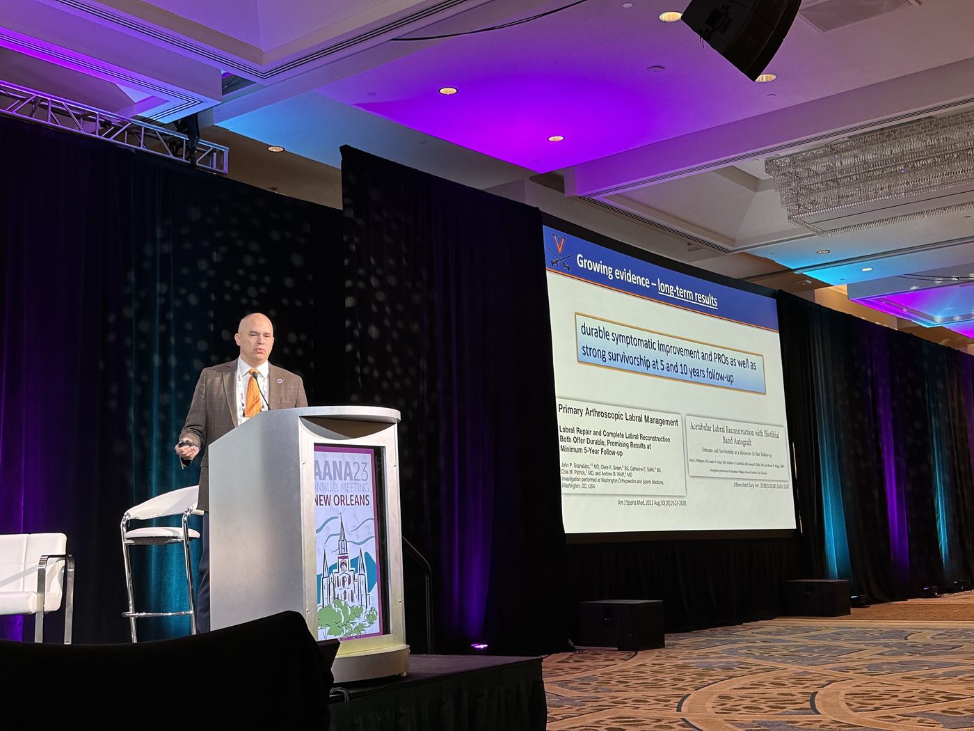 Dr. Gwathmey lecturing on labral repair at the AANA 2023 meeting in New Orleans